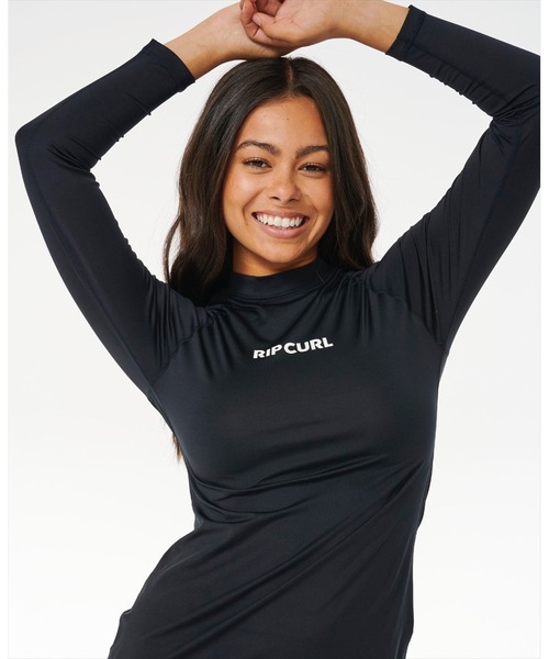 rip curl（リップカール）の「【RIPCURL（リップカール）】L CLASSIC SURF LS UPF RASHGUARD/水陸両用UPF 50+(日焼け防止)ワンポイントロゴ長袖ラッシュガード(水着)（ラッシュガード・レディース・ブラック・X-SMALL/SMALL）」の4枚目の写真