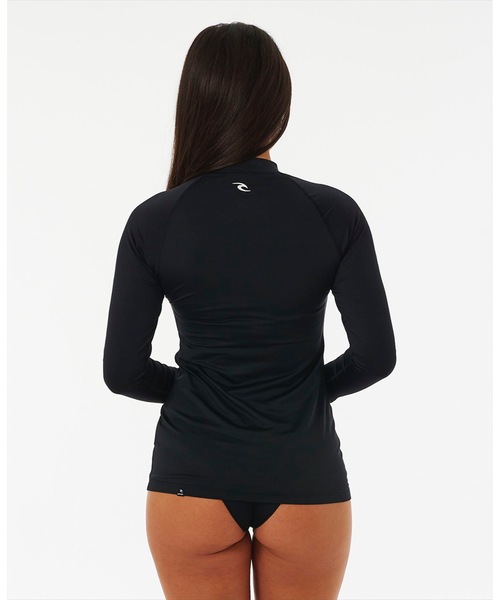 rip curl（リップカール）の「【RIPCURL（リップカール）】L CLASSIC SURF LS UPF RASHGUARD/水陸両用UPF 50+(日焼け防止)ワンポイントロゴ長袖ラッシュガード(水着)（ラッシュガード・レディース・ブラック・X-SMALL/SMALL）」の7枚目の写真