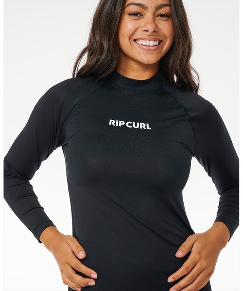 rip curl（リップカール）の「【RIPCURL（リップカール）】L CLASSIC SURF LS UPF RASHGUARD/水陸両用UPF 50+(日焼け防止)ワンポイントロゴ長袖ラッシュガード(水着)（ラッシュガード・レディース・ブラック・X-SMALL/SMALL）」の3枚目の写真