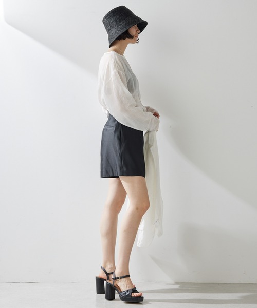 Whim Gazette(ウィムガゼット)の「タックショートパンツ(その他パンツ・レディース・ブラック/ライトベージュ・FREE)」の3枚目の写真