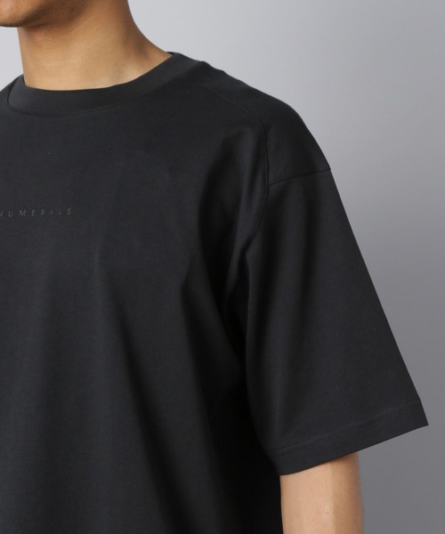 NUMERALS(ヌメラルズ)の「【NUMERALS】コンフォートロゴTシャツ(Tシャツ/カットソー・メンズ・ホワイト/グレー/ブラック・MEDIUM/LARGE)」の14枚目の写真