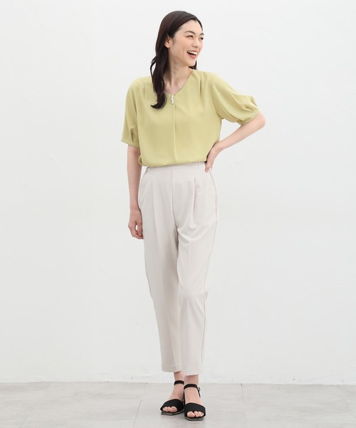 Honeys（ハニーズ）の「パール付きブラウス（シャツ/ブラウス・レディース・ネイビー/イエロー/グレイッシュベージュ/ブルー/ホワイト・S/M/L/LL/3L）」の10枚目の写真