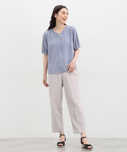 Honeys（ハニーズ）の「パール付きブラウス（シャツ/ブラウス・レディース・ネイビー/イエロー/グレイッシュベージュ/ブルー/ホワイト・S/M/L/LL/3L）」の14枚目の写真