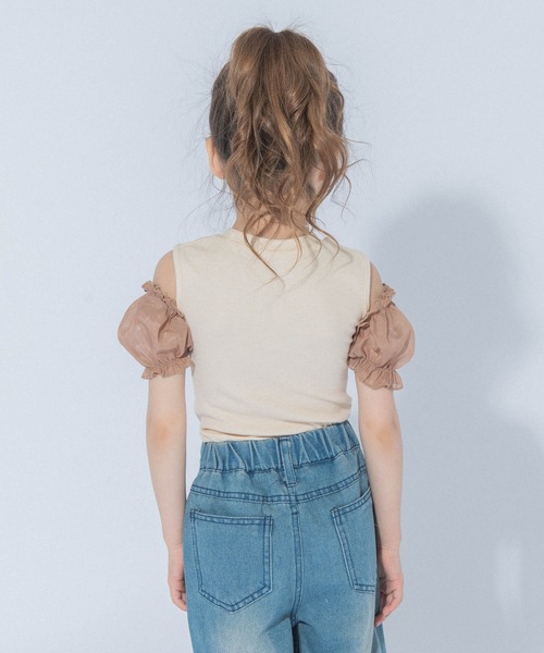 URBAN CHERRY(アーバンチェリー)の「オープンショルダー異素材ドッキングシアーパフスリーブリブトップス(Tシャツ/カットソー・キッズ・アイボリー/ブルー/ピンク・110cm/120cm/130cm/150cm/140cm)」の11枚目の写真
