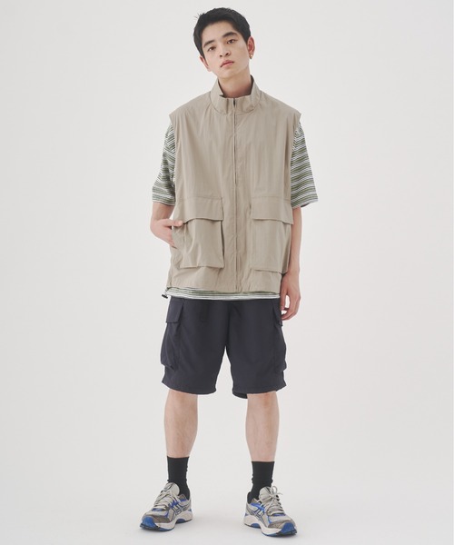 YOEL(ヨエル)の「YOEL - nylon vest / ナイロンべスト(ベスト・メンズ・グレイッシュベージュ/ブラック・MEDIUM/LARGE)」の9枚目の写真