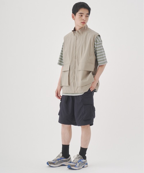 YOEL(ヨエル)の「YOEL - nylon vest / ナイロンべスト(ベスト・メンズ・グレイッシュベージュ/ブラック・MEDIUM/LARGE)」の10枚目の写真