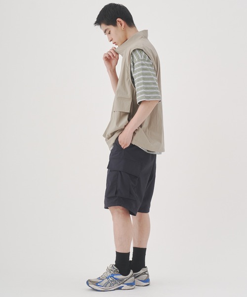 YOEL(ヨエル)の「YOEL - nylon vest / ナイロンべスト(ベスト・メンズ・グレイッシュベージュ/ブラック・MEDIUM/LARGE)」の11枚目の写真