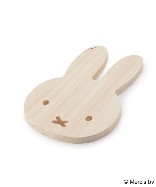 one'sterrace(ワンズテラス)の「Dick Bruna miffy カッティングボード ミッフィー型(その他雑貨・レディース・ベージュ系8・99)」の1枚目の写真