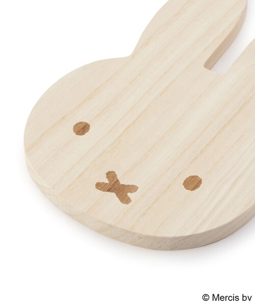 one'sterrace(ワンズテラス)の「Dick Bruna miffy カッティングボード ミッフィー型(その他雑貨・レディース・ベージュ系8・99)」の4枚目の写真