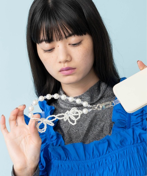 Casselini（キャセリーニ）の「Casselini(キャセリーニ)フラワービーズハンドストラップ（スマホグッズ・レディース・ホワイト/ブラック/シルバー/ラベンダー/クリア・FREE）」の13枚目の写真