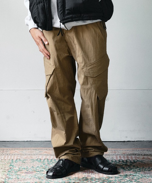 Bukta(バクタ)の「コットンナイロンイージーカーゴ(カーゴパンツ・メンズ・ベージュ/ネイビー/ブラック/カーキ・MEDIUM/LARGE/X-LARGE)」の3枚目の写真