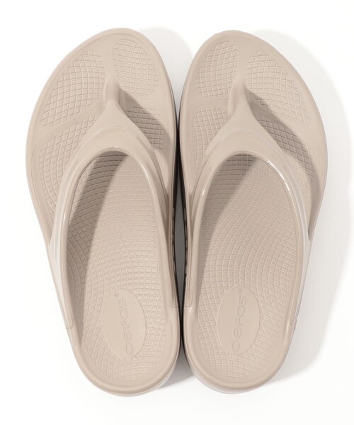 OOFOS(ウーフォス)の「OOFOS OOmega サンダル(サンダル・レディース・ブラック/ライトベージュ・23/24/25)」の9枚目の写真