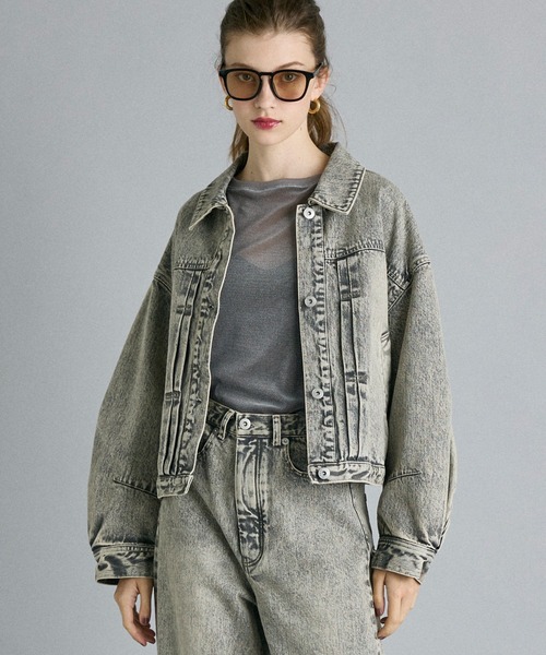 INED CLARO（イネドクラロ）の「バックタックデニムジャケット【セットアップ対応】（デニムジャケット・レディース・ブルー/グレー・フリー）」の2枚目の写真