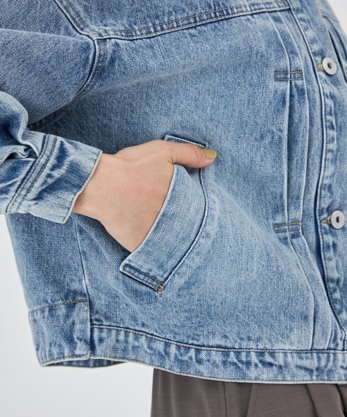 INED CLARO（イネドクラロ）の「バックタックデニムジャケット【セットアップ対応】（デニムジャケット・レディース・ブルー/グレー・フリー）」の19枚目の写真
