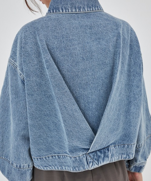 INED CLARO（イネドクラロ）の「バックタックデニムジャケット【セットアップ対応】（デニムジャケット・レディース・ブルー/グレー・フリー）」の21枚目の写真