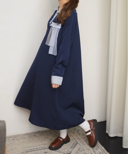 INTER FACTORY(インターファクトリー)の「ポケットフリル襟付きワンピース made in INTER FACTORY(ワンピース・レディース・ネイビー/アイボリー・FREE)」の4枚目の写真