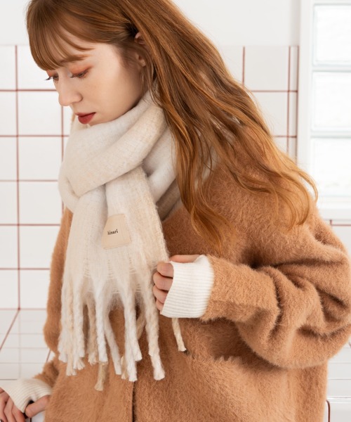 【新品未使用】hinari チェックボリュームフリンジマフラー hinari（ヒナリ）の「チェックボリュームフリンジマフラー