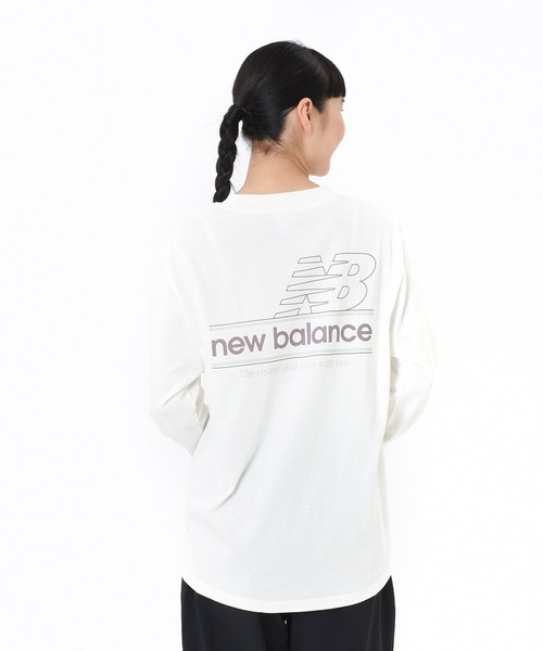 NEW BALANCE(ニューバランス)の「リラックスドシステムグラフィックロングスリーブTシャツ(Tシャツ/カットソー・レディース・ブラック/オフホワイト/ライトパープル・MEDIUM/SMALL/X-LARGE/LARGE)」の2枚目の写真