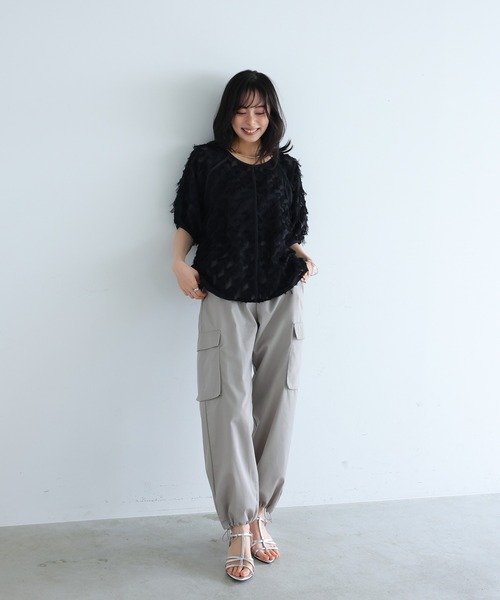 itto...(イット)の「華やかな立体感フリンジジャガードシアートップス(シャツ/ブラウス・レディース・ブラック/アイボリー・M)」の11枚目の写真