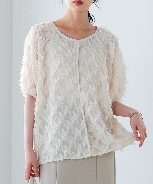 itto...(イット)の「華やかな立体感フリンジジャガードシアートップス(シャツ/ブラウス・レディース・ブラック/アイボリー・M)」の6枚目の写真