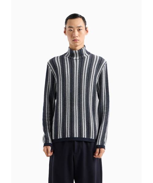 EMPORIO ARMANI(エンポリオアルマーニ)の「【エンポリオ アルマーニ】アイコン モックネックセーター ウール混紡 ツートンヘリンボーン ジャカードモチーフ(ニット/セーター・メンズ・ネイビー×ホワイト・X-SMALL/X-LARGE/SMALL/MEDIUM/LARGE)」の7枚目の写真