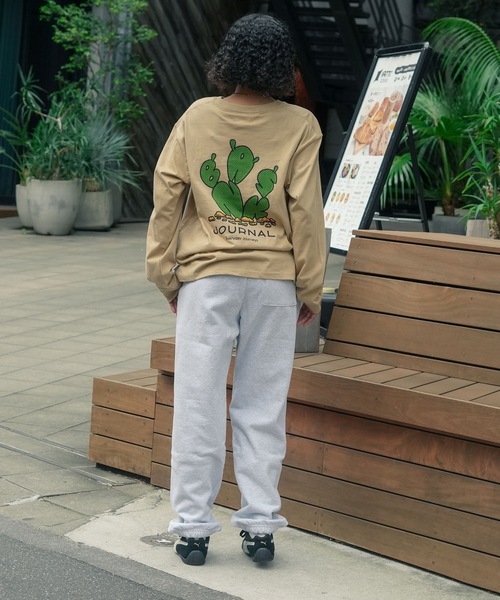 BANKS(バンクス)の「DESIGN TEE/BANKS(バンクス)スタンダードシルエットユニークブランドロゴグラフィック長袖カットソー(Tシャツ/カットソー・メンズ・オフホワイト/ベージュ・MEDIUM/LARGE/X-LARGE)」の4枚目の写真