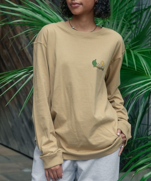 BANKS(バンクス)の「DESIGN TEE/BANKS(バンクス)スタンダードシルエットユニークブランドロゴグラフィック長袖カットソー(Tシャツ/カットソー・メンズ・オフホワイト/ベージュ・MEDIUM/LARGE/X-LARGE)」の7枚目の写真