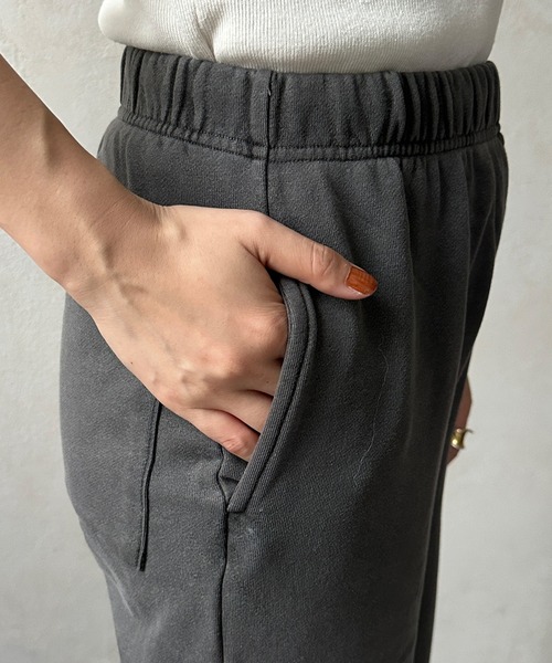DouDou(ドゥドゥ)の「ピグメント加工裏毛パンツ(スウェットパンツ・レディース・チャコールグレー/ブラウン・FREE/TM)」の19枚目の写真