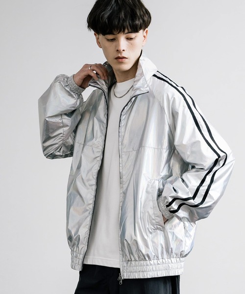 Rocky Monroe（ロッキーモンロー）の「オーバーサイズ袖ラインシャイニートラックジャケット（ブルゾン・メンズ・シルバー系/ブラック/ホワイト系・M/L）」の3枚目の写真