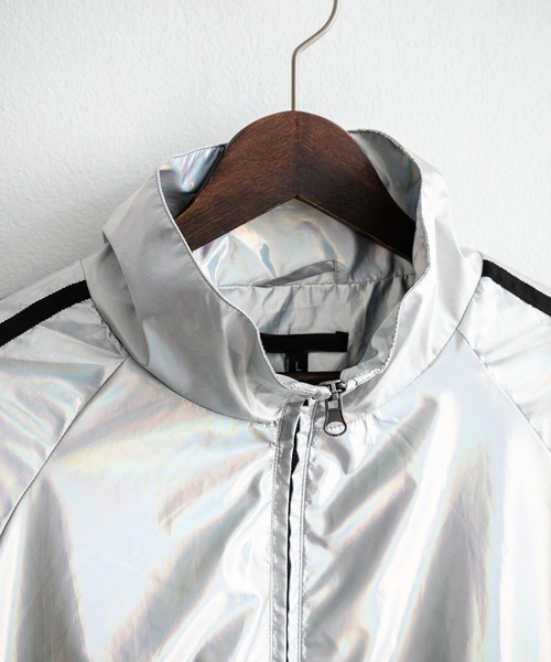 Rocky Monroe（ロッキーモンロー）の「オーバーサイズ袖ラインシャイニートラックジャケット（ブルゾン・メンズ・シルバー系/ブラック/ホワイト系・M/L）」の16枚目の写真