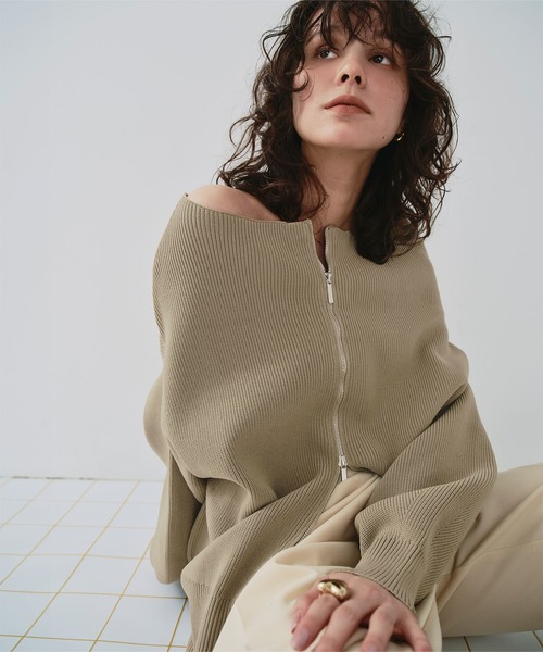 titivate（ティティベイト）の「ダブルファスナーオーバーサイズニットプルオーバー（ニット/セーター・レディース・アイボリー/ブルー系その他/ベージュ/ネイビー/ブラック/ライトグレー/レッド・S/M）」の4枚目の写真