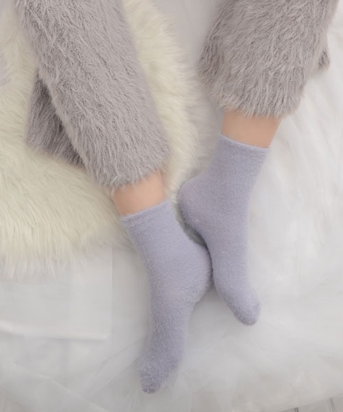 TONE SELECT GOODS（トーンセレクトグッズ）の「【float】ふわふわ ワンカラー シャギー ルームソックス/ソックス 【7色展開】（ソックス/靴下・レディース・ベージュ/ラベンダー/コーラル/ホワイト/ライトグリーン/ピンク/ライトイエロー・FREE）」の4枚目の写真