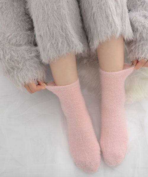TONE SELECT GOODS（トーンセレクトグッズ）の「【float】ふわふわ ワンカラー シャギー ルームソックス/ソックス 【7色展開】（ソックス/靴下・レディース・ベージュ/ラベンダー/コーラル/ホワイト/ライトグリーン/ピンク/ライトイエロー・FREE）」の6枚目の写真