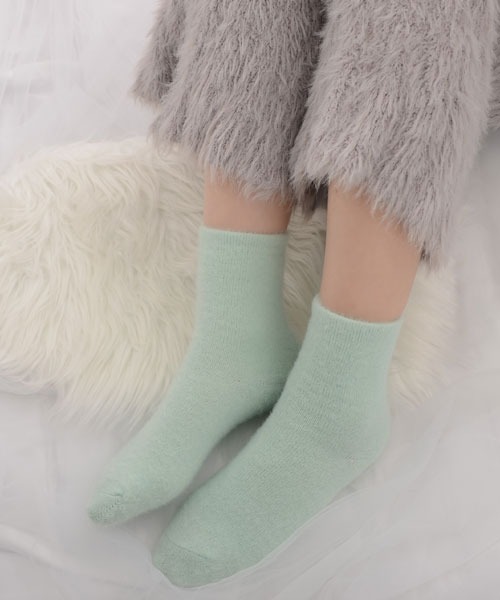 TONE SELECT GOODS（トーンセレクトグッズ）の「【float】ふわふわ ワンカラー シャギー ルームソックス/ソックス 【7色展開】（ソックス/靴下・レディース・ベージュ/ラベンダー/コーラル/ホワイト/ライトグリーン/ピンク/ライトイエロー・FREE）」の10枚目の写真