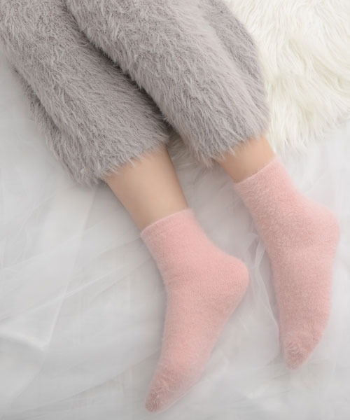 TONE SELECT GOODS（トーンセレクトグッズ）の「【float】ふわふわ ワンカラー シャギー ルームソックス/ソックス 【7色展開】（ソックス/靴下・レディース・ベージュ/ラベンダー/コーラル/ホワイト/ライトグリーン/ピンク/ライトイエロー・FREE）」の13枚目の写真
