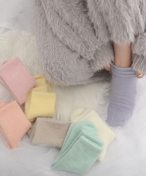 TONE SELECT GOODS（トーンセレクトグッズ）の「【float】ふわふわ ワンカラー シャギー ルームソックス/ソックス 【7色展開】（ソックス/靴下・レディース・ベージュ/ラベンダー/コーラル/ホワイト/ライトグリーン/ピンク/ライトイエロー・FREE）」の15枚目の写真