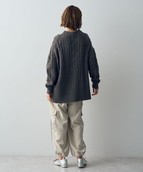 YECCA VECCA(イェッカヴェッカ)の「ケーブルニット(ニット/セーター・レディース・ベージュ/ライトブルー/チャコールグレー・FREE)」の8枚目の写真