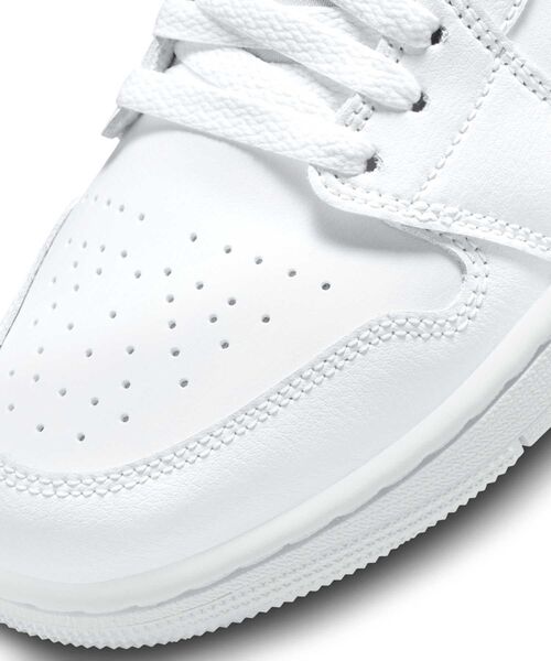 JORDAN BRAND(ジョーダンブランド)の「エア ジョーダン 1 LOW ウィメンズシューズ / Air Jordan 1 Low Women's Shoes DV0990-111 White(スニーカー・レディース・ホワイト・23/24/28.5/25.5/26.5/27.5/22.5/24.5/25/26/27/28/22/29/23.5)」の7枚目の写真