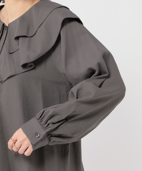 studio CLIP(スタディオクリップ)の「エアリーフリルブラウス(シャツ/ブラウス・レディース・アイボリー/ライトブルー/チャコール・FREE)」の18枚目の写真