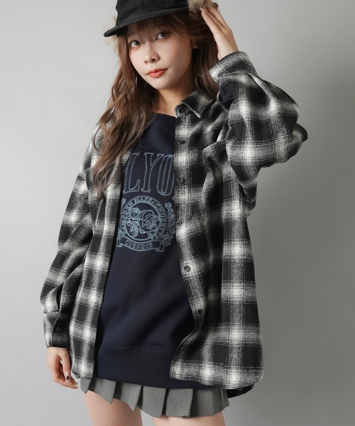 SPINNS（スピンズ）の「あったか起毛素材 オーバーサイズビッグチェックシャツ（シャツ/ブラウス・レディース・ネイビー/ブラウン/オフホワイト/ブラック・ONESIZE）」の16枚目の写真
