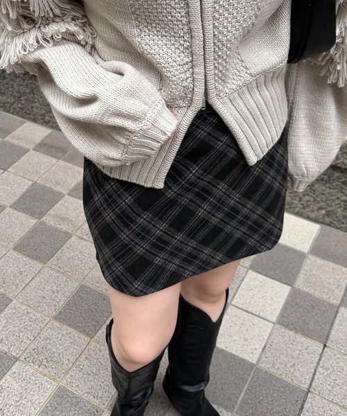 nomnom（ノムノム）の「【nomnom】チェックミニスカート（スカート・レディース・ブラック/ネイビー/ブラウン・FREE）」の2枚目の写真