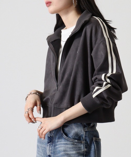 atONE（アットワン）の「スエードポンチクロップドトラックジャケット（ブルゾン・レディース・アイボリー/スミクロ/モカ/ブラック系その他4/ベージュ系その他2・F）」の13枚目の写真