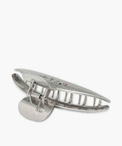 To b. by agnes b.（トゥービーバイアニエスベー）の「ロゴ ヘアクリップ（ヘアゴム・レディース・シルバー系その他・FREE）」の2枚目の写真