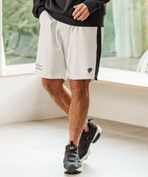 mp13194- color scheme line shorts with cursive print ショートパンツ