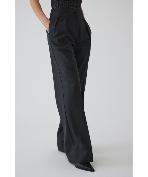 RIM.ARK（リムアーク）の「Two tuck straight PT ツ―タックストレートパンツ（スラックス・レディース・チャコールグレー/ライトベージュ/ブラック・36/38）」の16枚目の写真