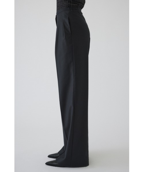 RIM.ARK（リムアーク）の「Two tuck straight PT ツ―タックストレートパンツ（スラックス・レディース・チャコールグレー/ライトベージュ/ブラック・36/38）」の21枚目の写真