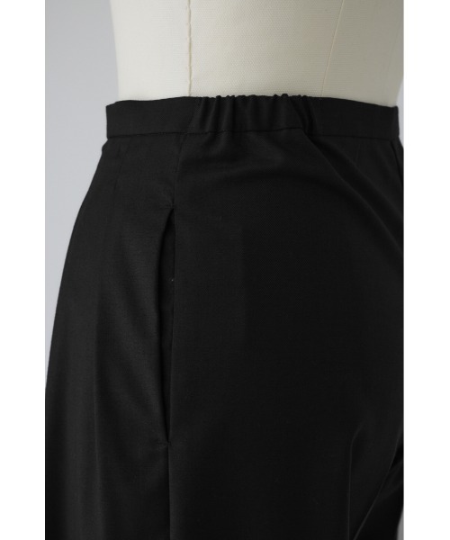 RIM.ARK（リムアーク）の「Two tuck straight PT ツ―タックストレートパンツ（スラックス・レディース・チャコールグレー/ライトベージュ/ブラック・36/38）」の12枚目の写真