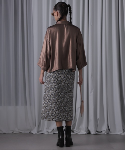 ROSE BUD(ローズバッド)の「(mici)シャイニーオーバーシャツ(シャツ/ブラウス・レディース・シルバー/ブラウン・ONE SIZE)」の5枚目の写真