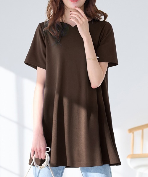 alotta(アロッタ)の「ロングフレアーTシャツチュニック(チュニック・レディース・ブラック/ロイヤルブルー/ネイビー/ピンク/ブラック系その他/モカ/ネイビー系・4L/3L/5L/LL/L/M)」の11枚目の写真