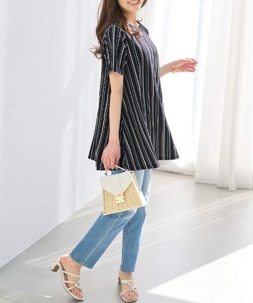 alotta(アロッタ)の「ロングフレアーTシャツチュニック(チュニック・レディース・ブラック/ロイヤルブルー/ネイビー/ピンク/ブラック系その他/モカ/ネイビー系・4L/3L/5L/LL/L/M)」の16枚目の写真